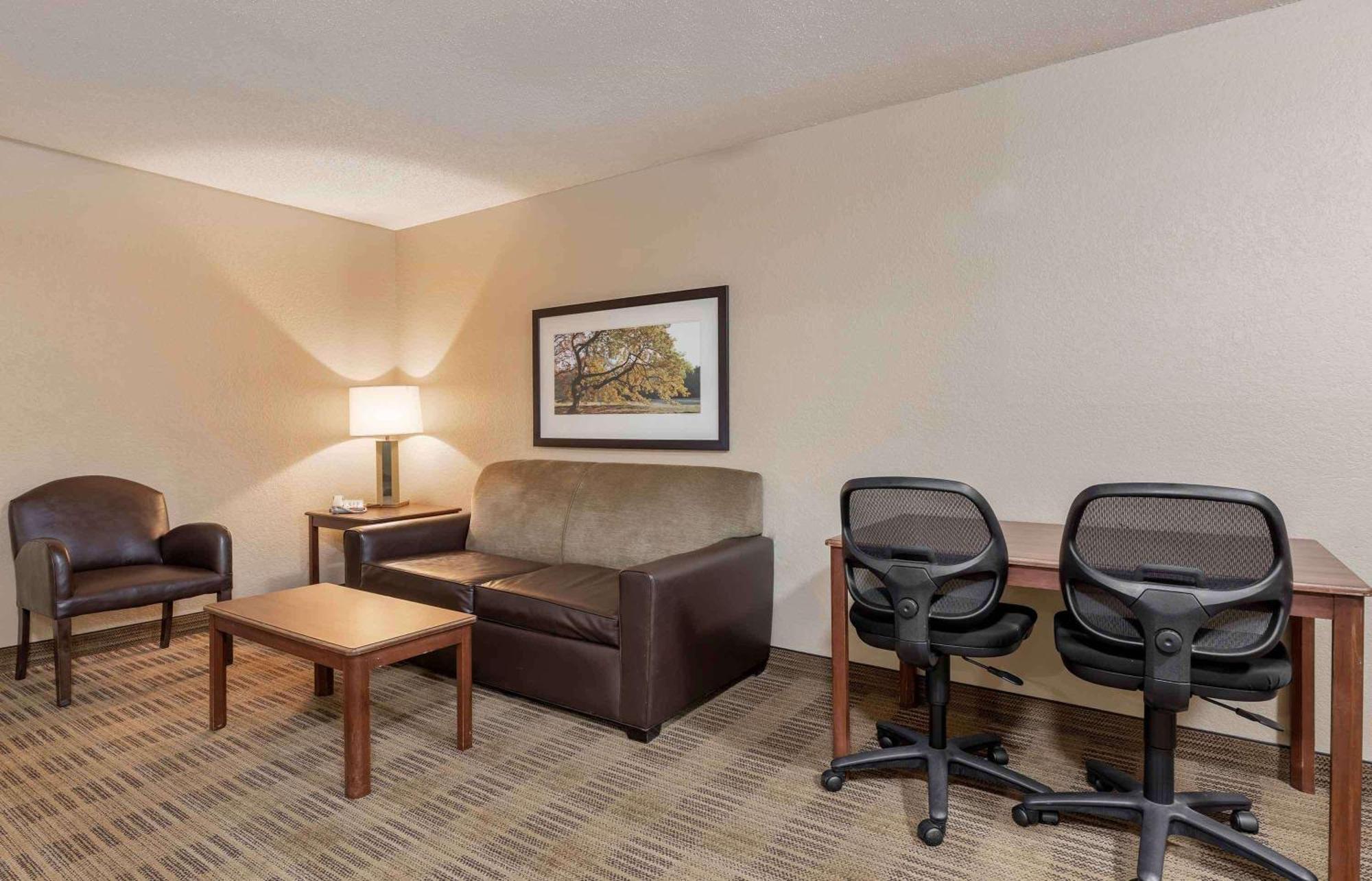 Extended Stay America Select Suites - Charlotte - Tyvola Rd - Executive Park Екстер'єр фото