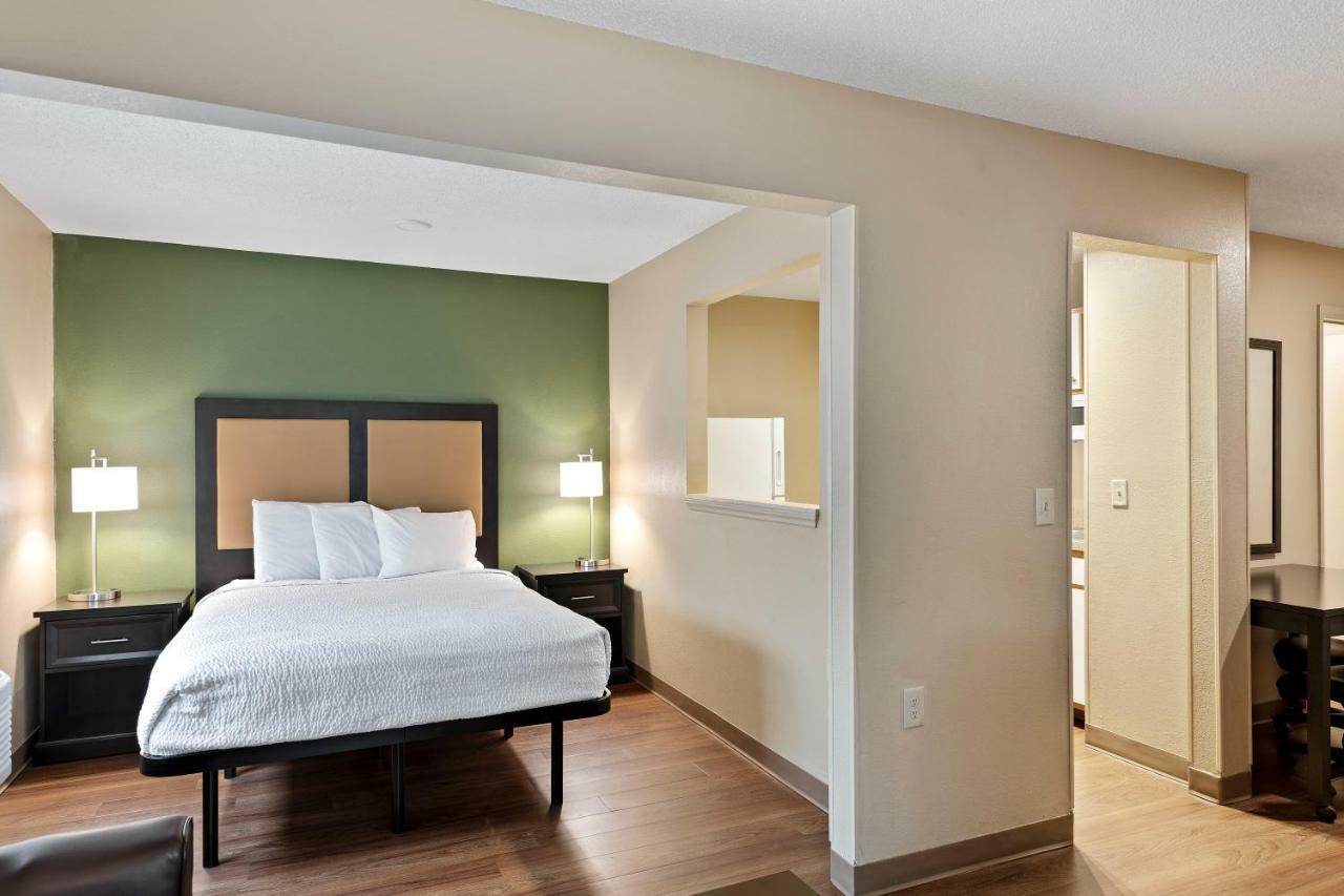 Extended Stay America Select Suites - Charlotte - Tyvola Rd - Executive Park Екстер'єр фото